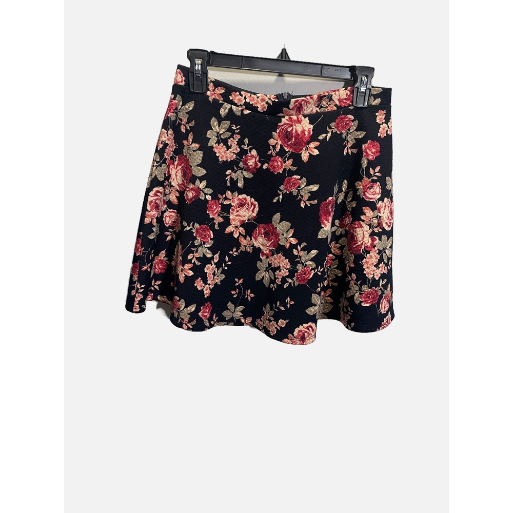 Soprano Skater Skirt Womens Medium Black Red‎ Floral Textured Mini A-Line Boho